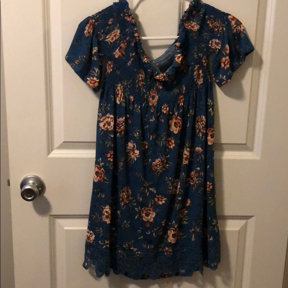 Beautiful off the shoulder dress! NWT !